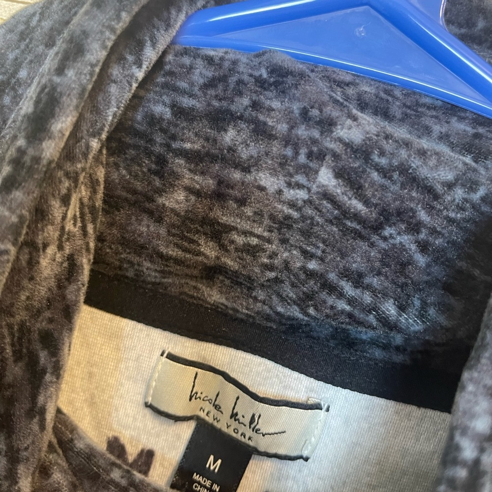 Nicole Miller Cowel neck fleece pullover 🛍 - Picture 2 of 3